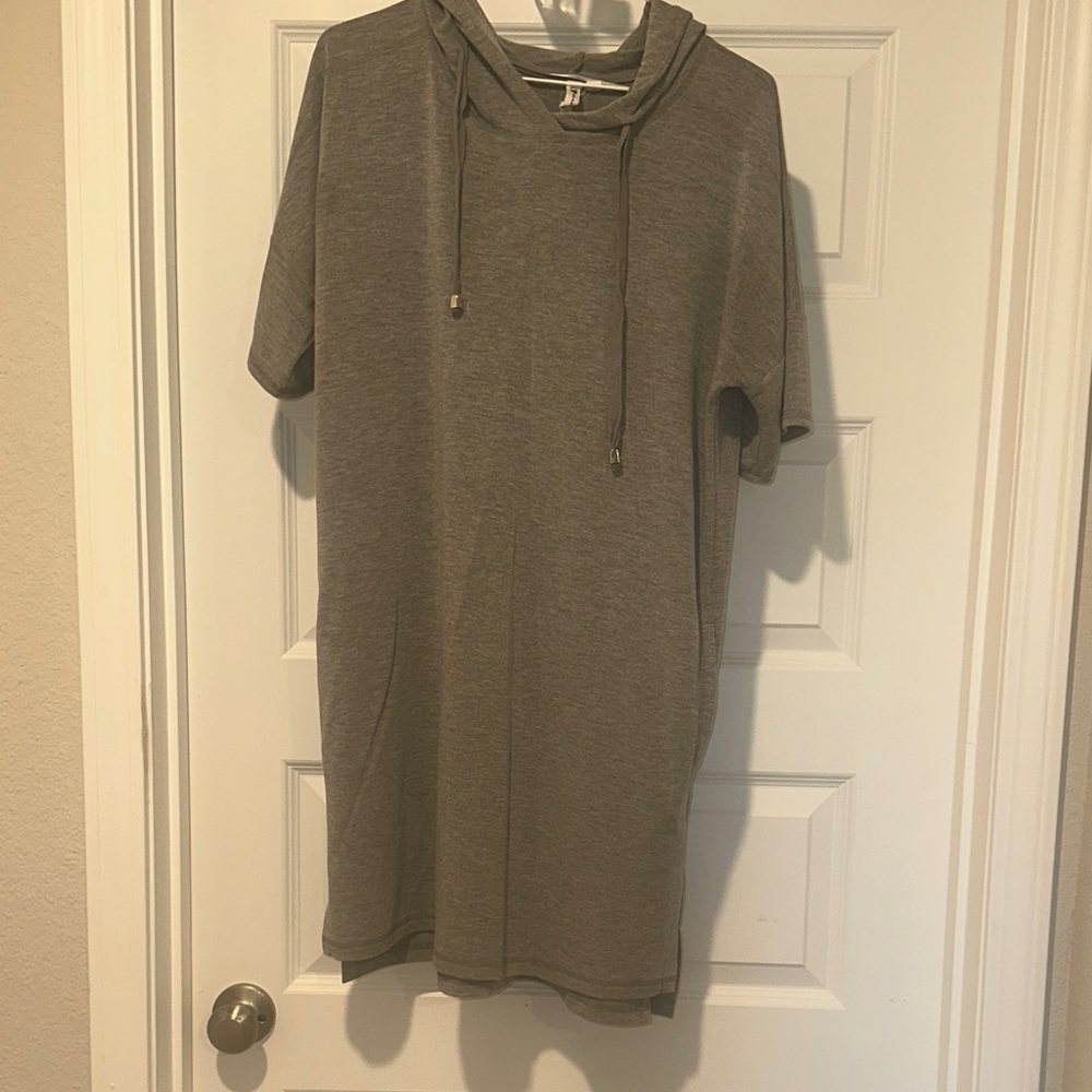 Cable & Gauge Gray Midi Dress